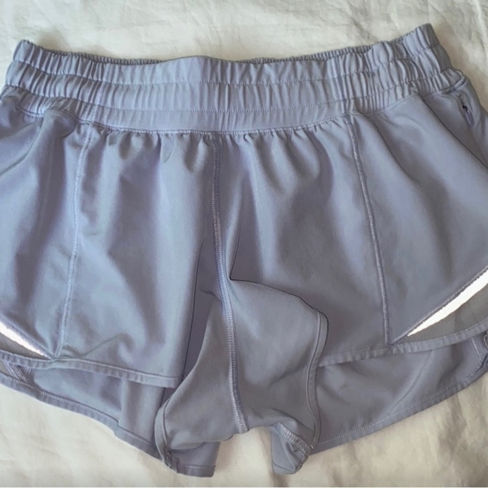 Lululemon Hotty Hot Short II *2.5" Size 4